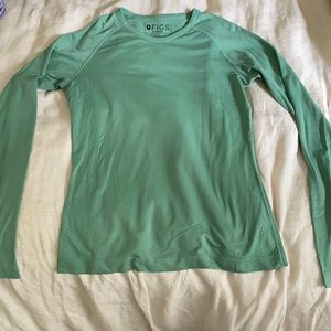 Figs. Salta Performance top in color Jade.